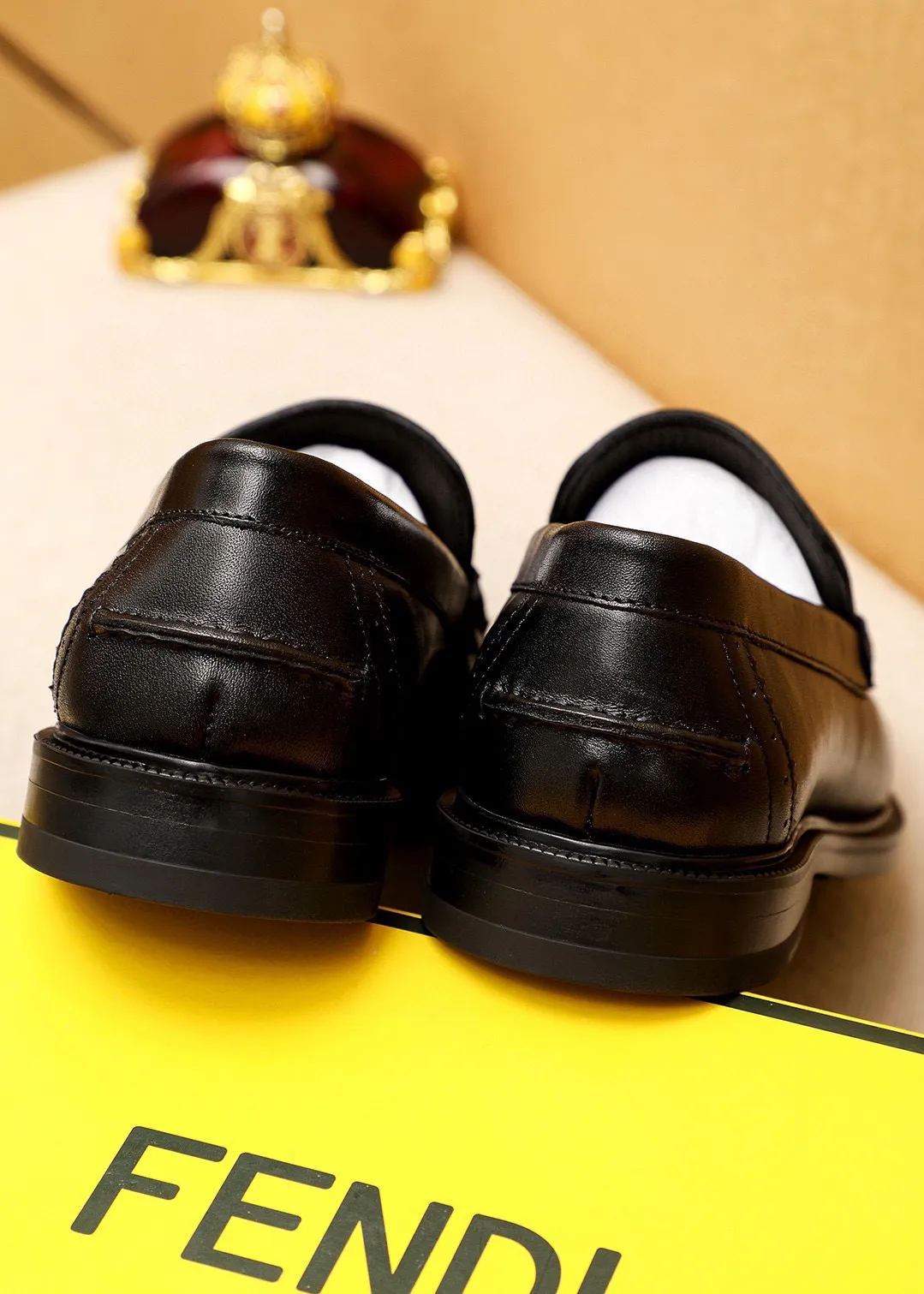 Men's shoes 💰460💰💐 Product trademark: FENDI [Fendi] casual leather shoes Regular size: 38-44 (45🉑️customized) Product materials: Selected imported first-layer cowhide upper + luxury hardware buckle, imported cowhide lining. Strong three-dimensional visual effect, rubber outsole Color: 1⃣️color optional